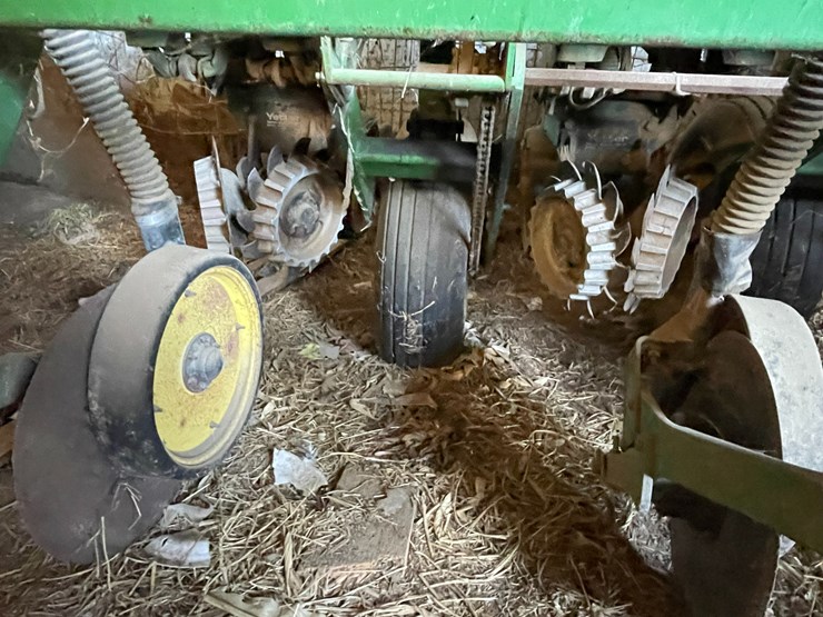 john-deere-7200-image-11