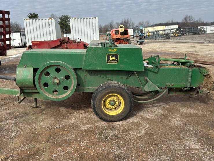 john-deere-328-image-4