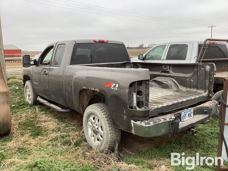 2012-chevrolet-2500-image-7