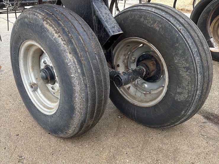 2011-case-ih-200-image-24