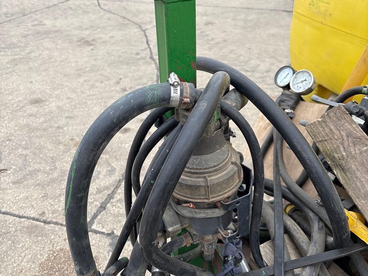 500-gallon-pull-type-sprayer-image-33