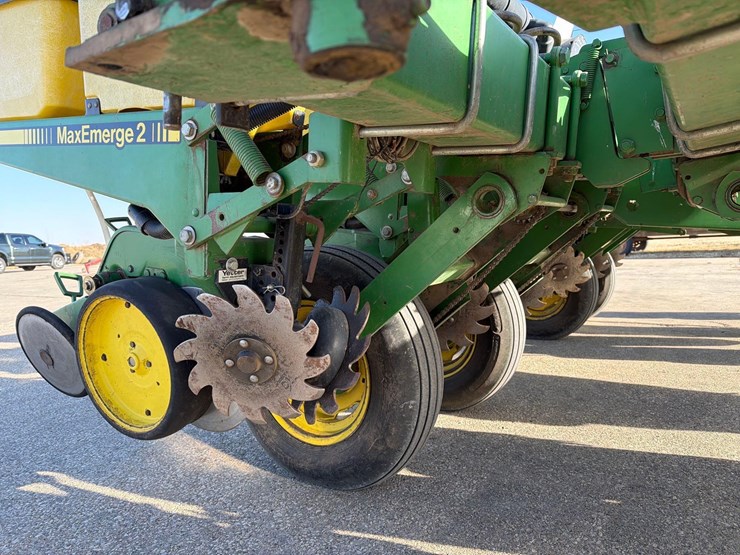 john-deere-7200-image-17