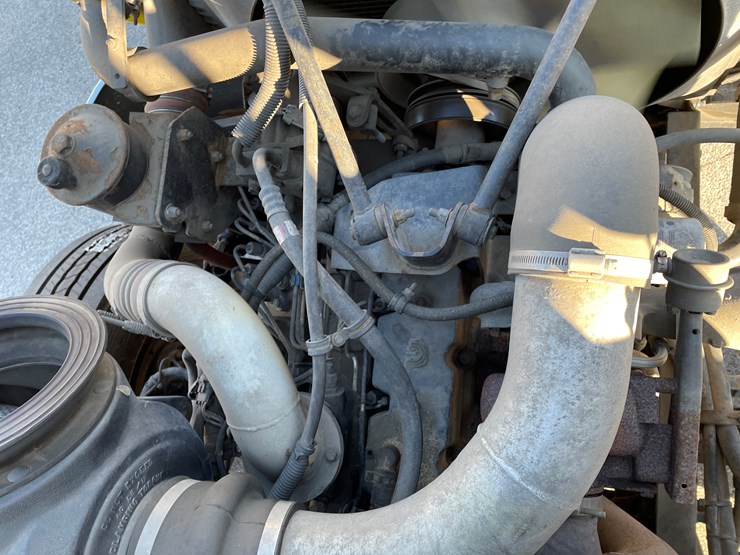 1999-peterbilt-330-image-49