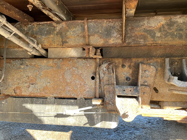 2005-chevrolet-3500-image-33