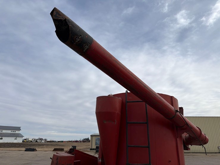 international-1250-image-7