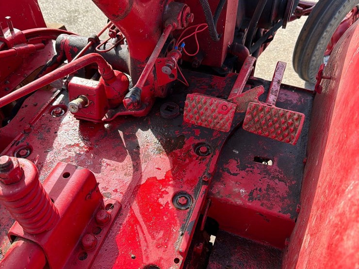 farmall-mccormick-w-6-standard-tractor-image-25