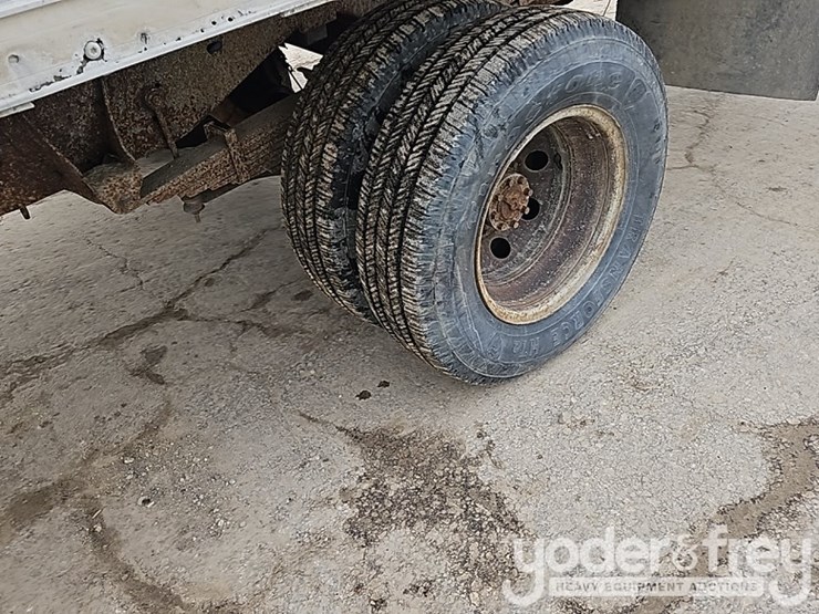 2002-ford-e450-image-17