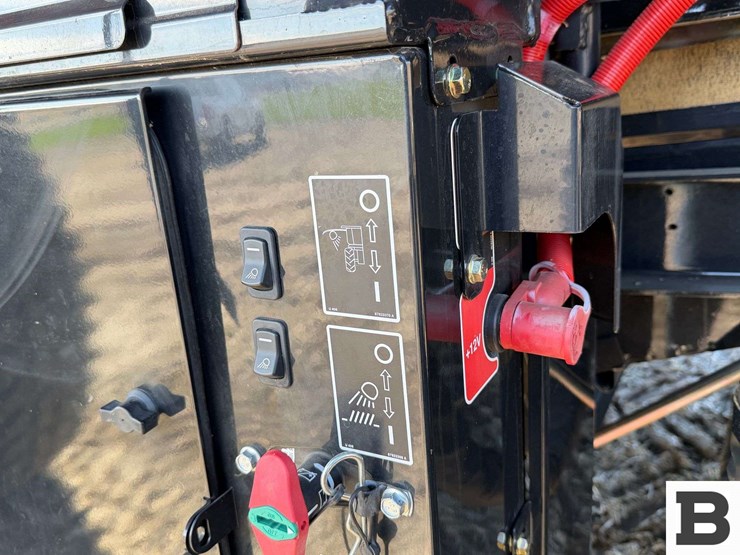 2025-case-ih-8260-image-35