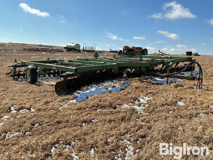 john-deere-331-image-3