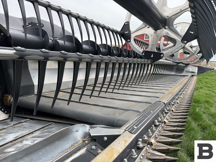 2023-mac-don-fd240-image-55