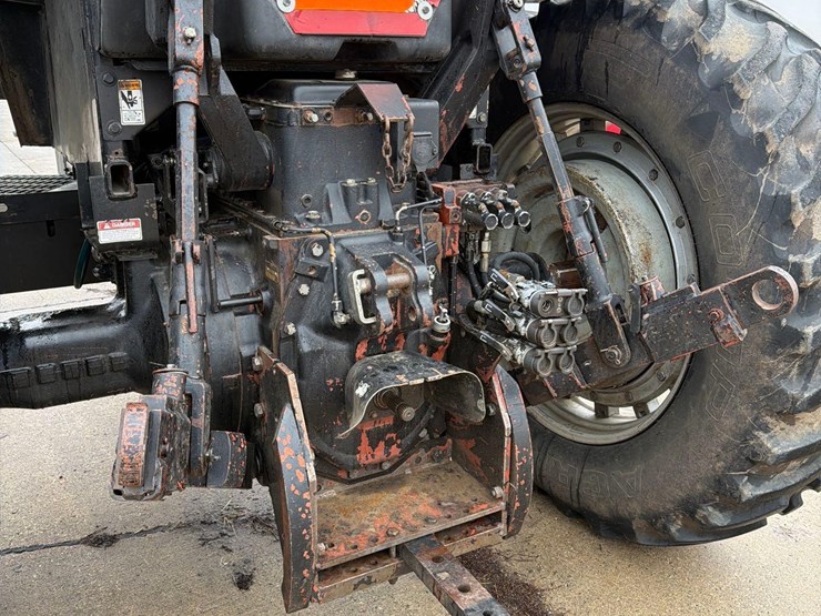 agco-white-6145-image-6