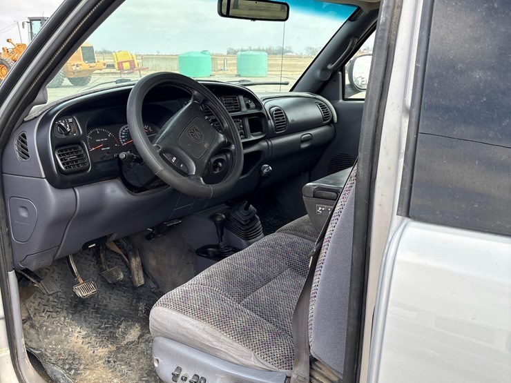 2001-dodge-ram-2500-image-30