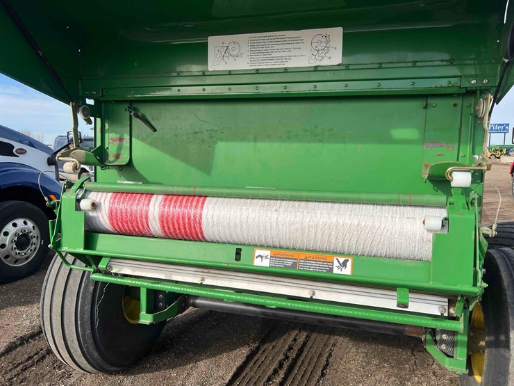 john-deere-568-image-13