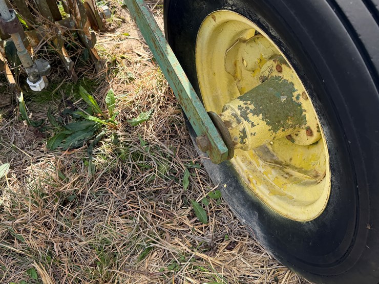 john-deere-12-image-10