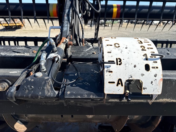 2013-case-ih-2152-image-24