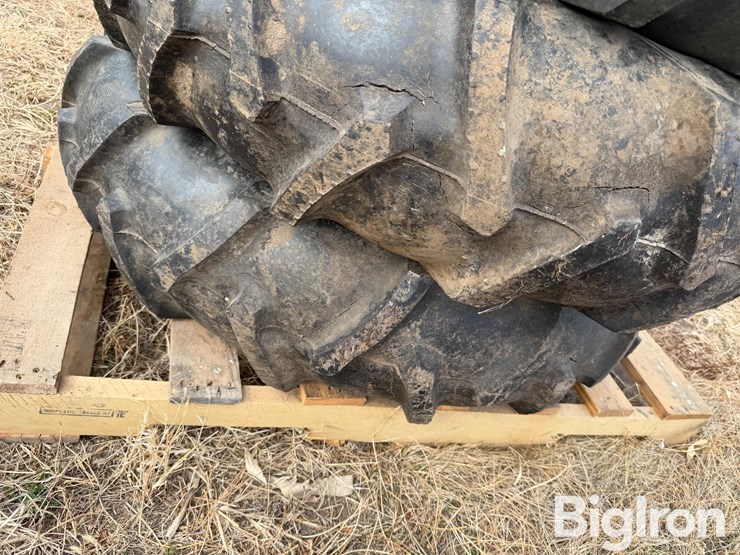 11.2-24-pivot-tires-&-rims-image-17