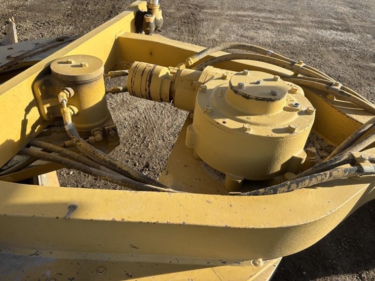 2006-caterpillar-143h-motor-grader-image-24
