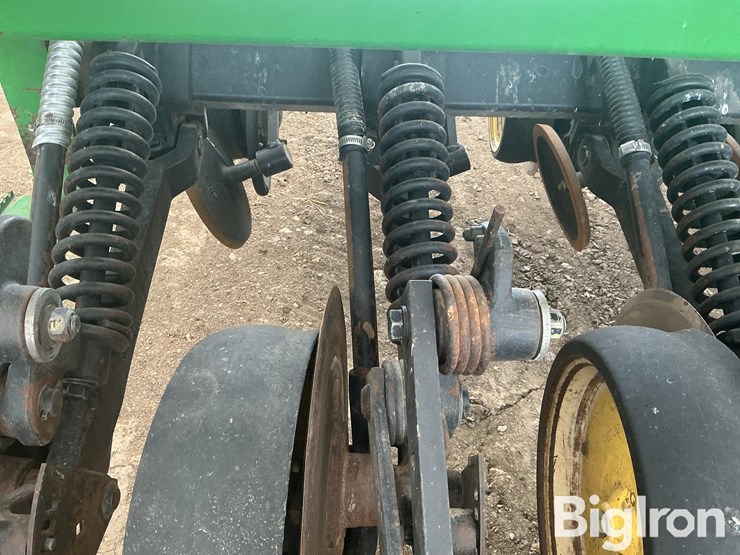 john-deere-750-image-17