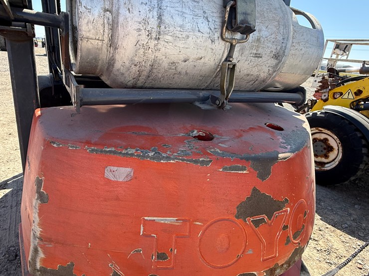 toyota-7fgcu25-image-13