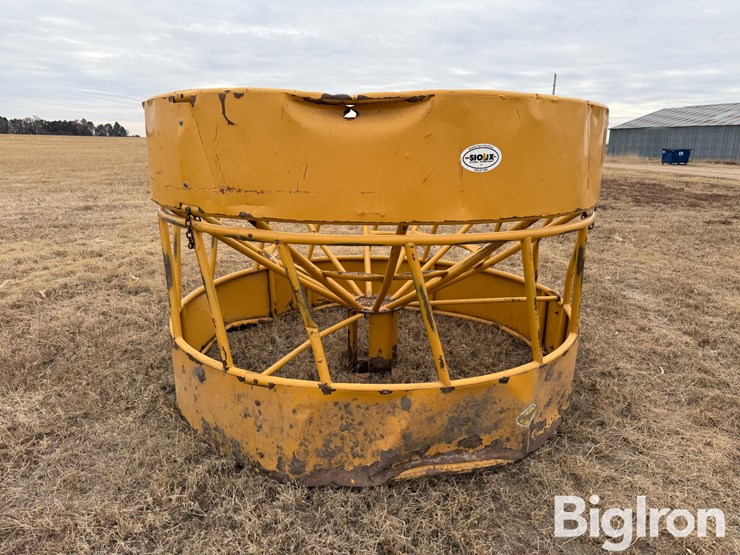 sioux-hanging-bale-feeder-image-9