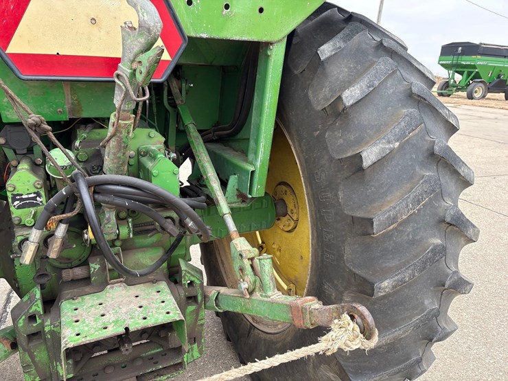 john-deere-4030-image-31