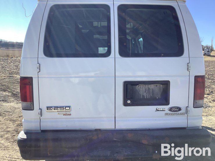 2013-ford-e250-image-9