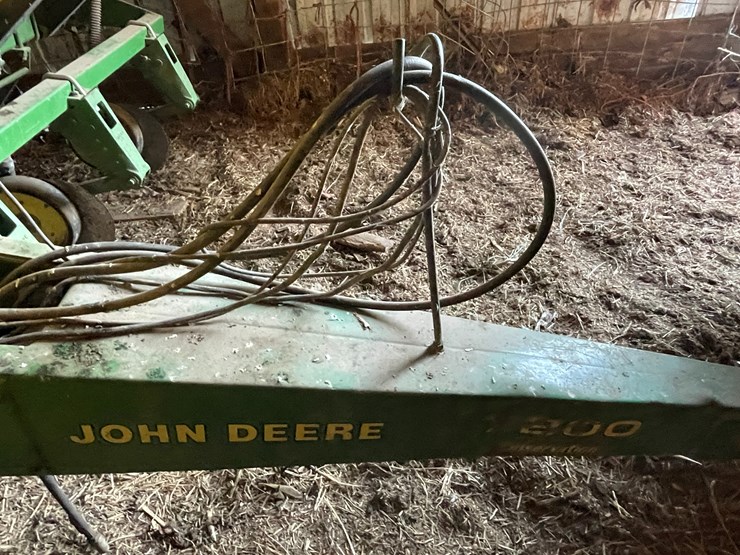 john-deere-7200-image-25
