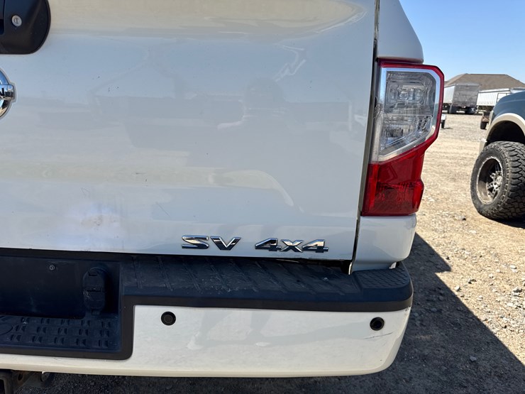 2017-nissan-titan-image-6