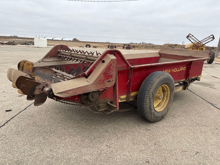 new-holland-516-image-3