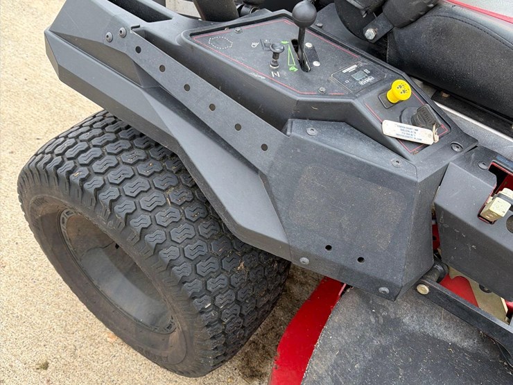2019-toro-zero-turn-lawnmower-image-15