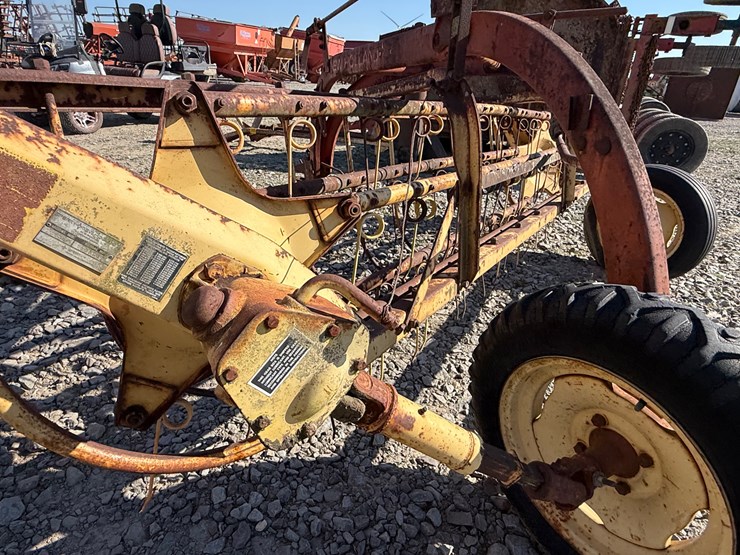 new-holland-256-image-9