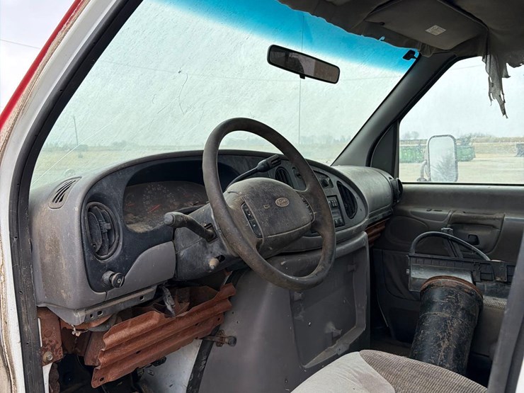 1997-ford-e350-image-47