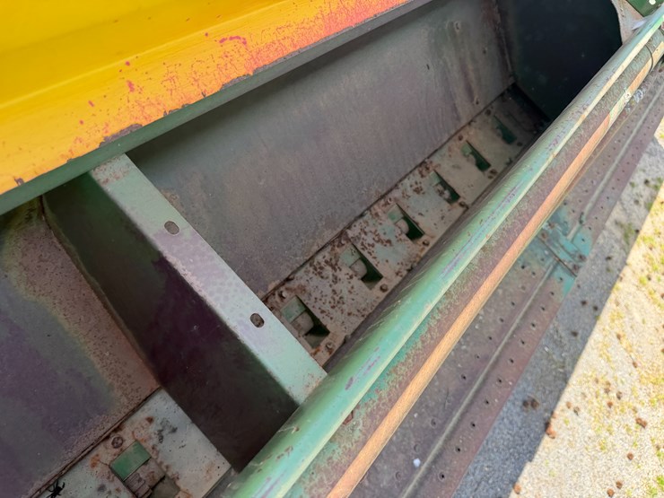 john-deere-520-image-23