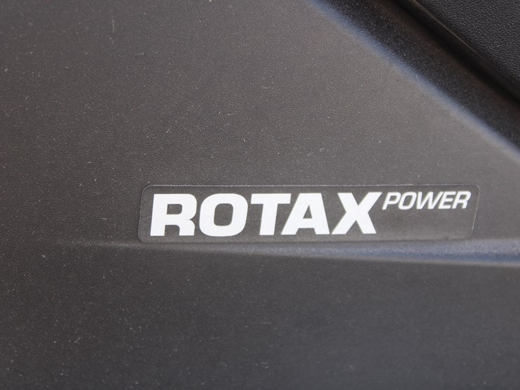 #1079-•-2022-can-am-commander-1000-with-cab-image-42