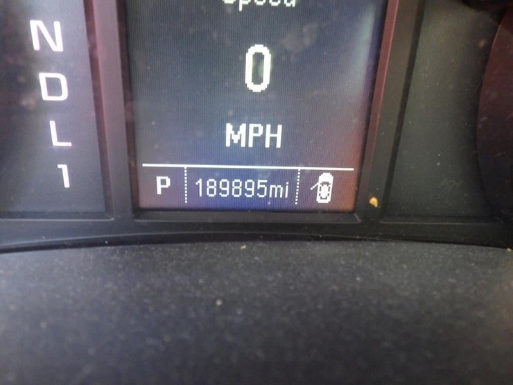 2018-chevrolet-2500hd-image-14