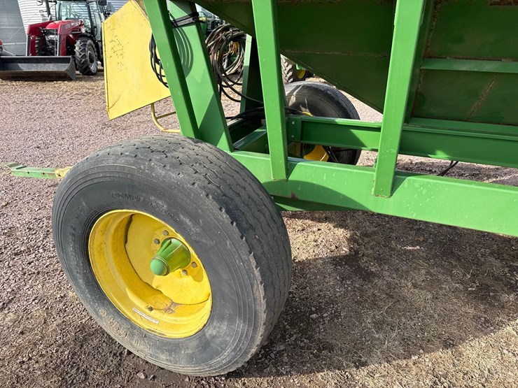 demco-365bu-gravity-wagon-w/-seed-auger-image-21