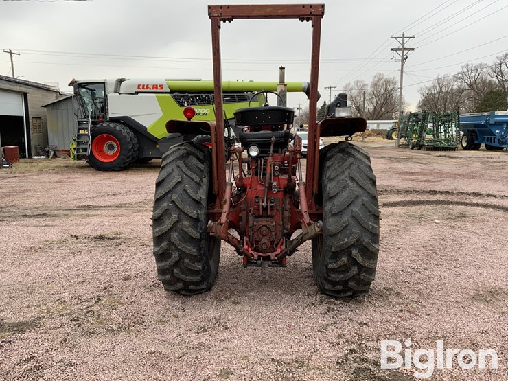 1967-farmall-806-diesel-2wd-tractor-image-6