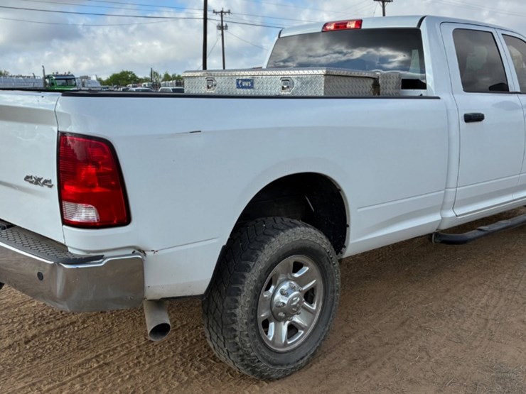 2018-dodge-2500-image-2