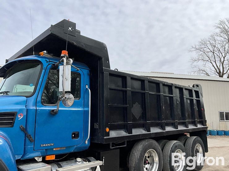 2003-mack-granite-cv713-image-11