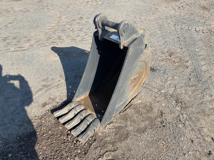 tag-18"-bucket-with-teeth-image-2