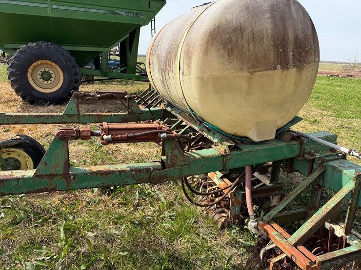 john-deere-12-image-25