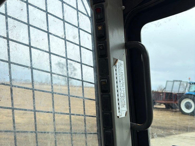 2018-new-holland-l234-image-42