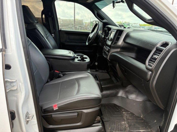 2022-dodge-2500-image-6