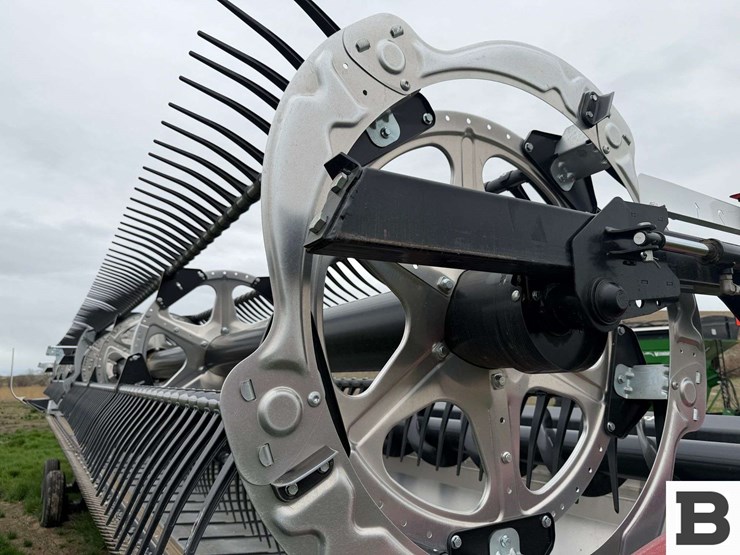 2023-mac-don-fd240-image-58