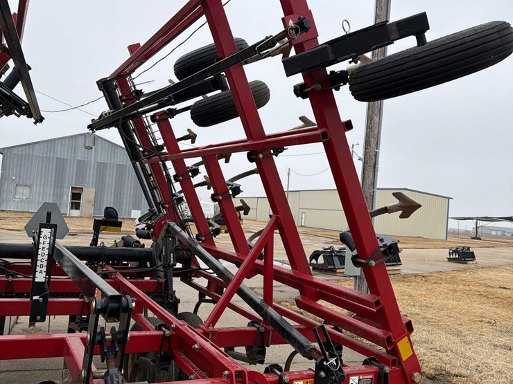 2011-case-ih-200-image-31