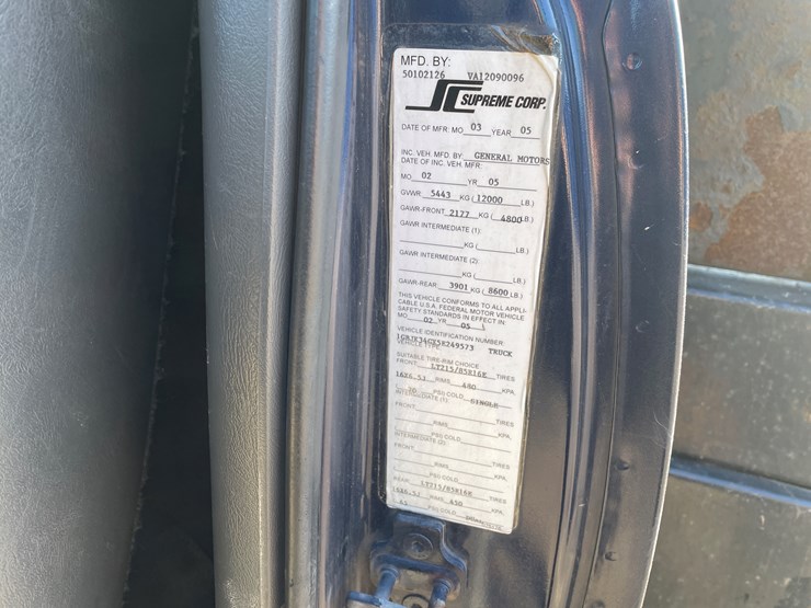 2005-chevrolet-3500-image-45