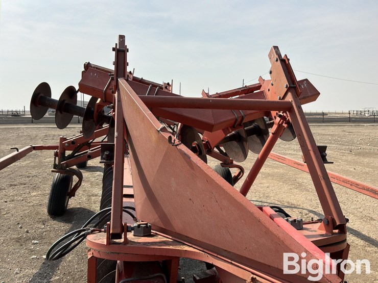 hesston-2410-image-17