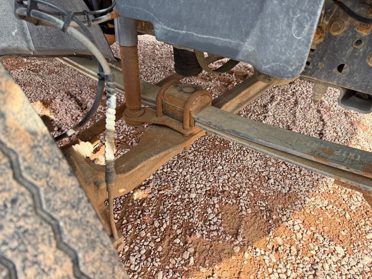 #205-•-lot-205-image-30