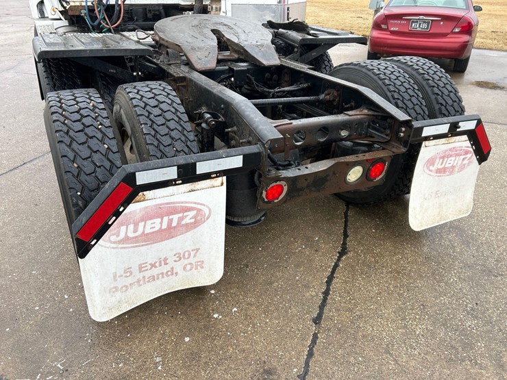 2011-international-prostar-image-6