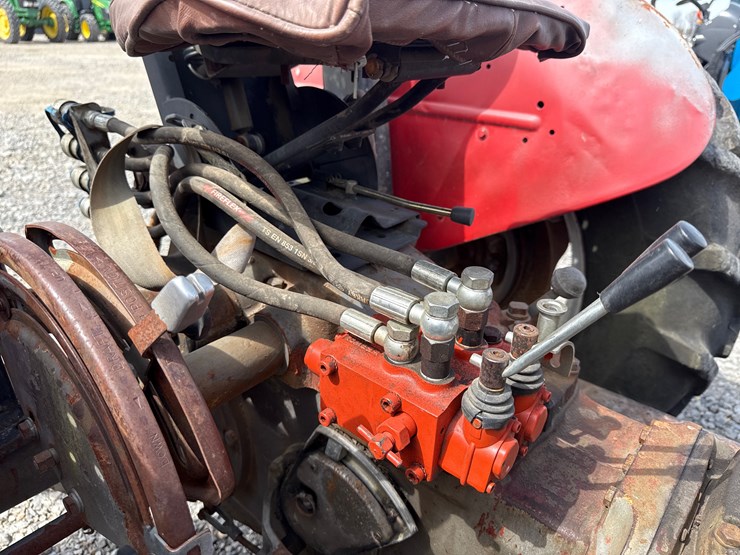 massey-ferguson-245-image-22
